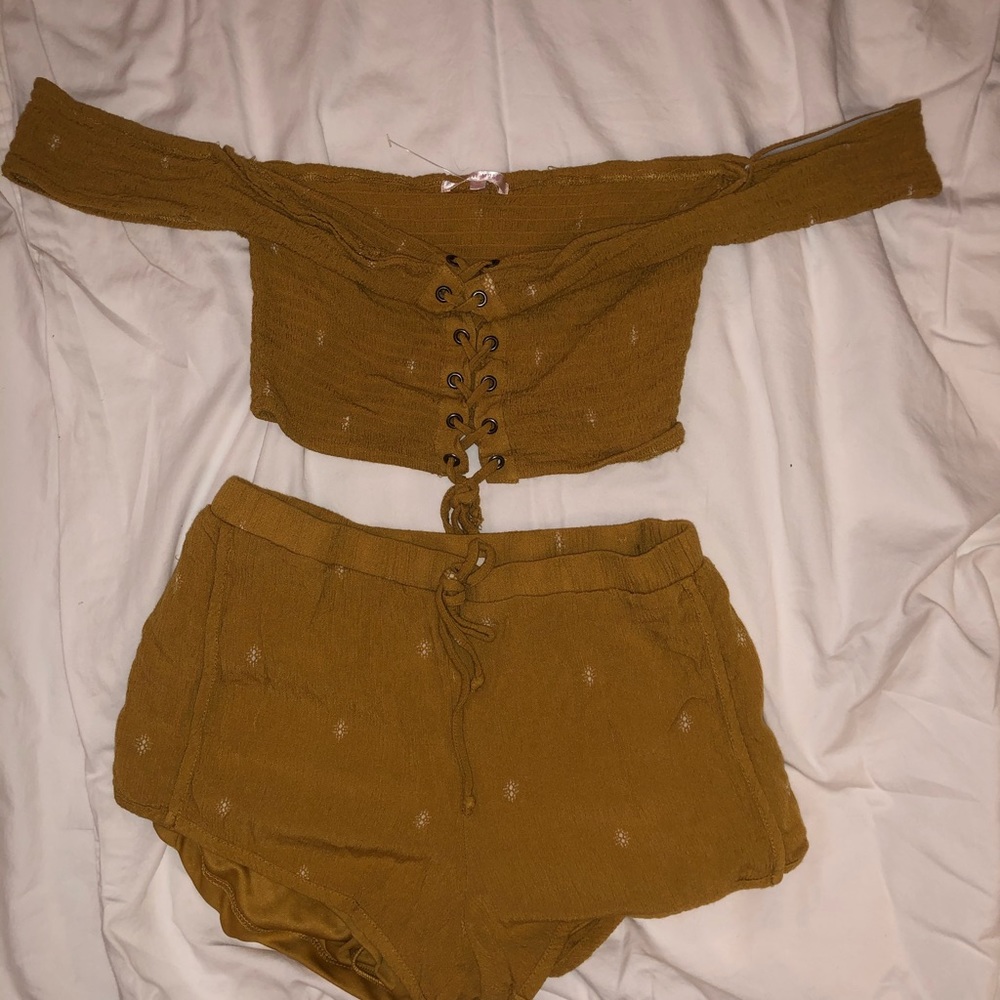 Two piece set